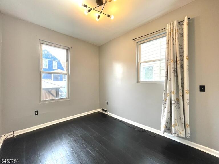 image-4044321-8.jpeg