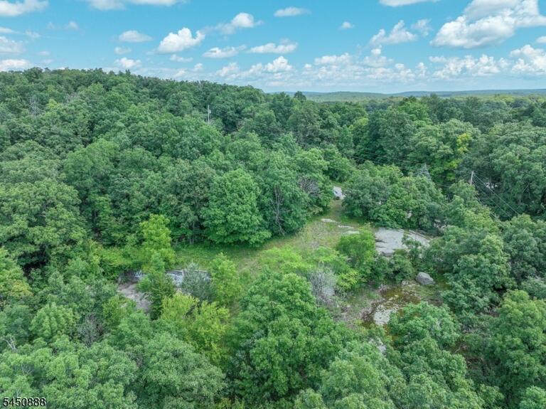 Property listing MLS 4044326 photo 2