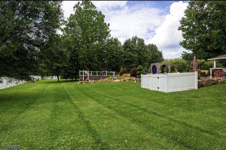 Property listing MLS 4044341 photo 31