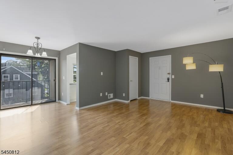 Property listing MLS 4044360 photo 3