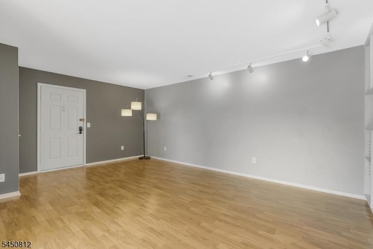 Property listing MLS 4044360 photo 4