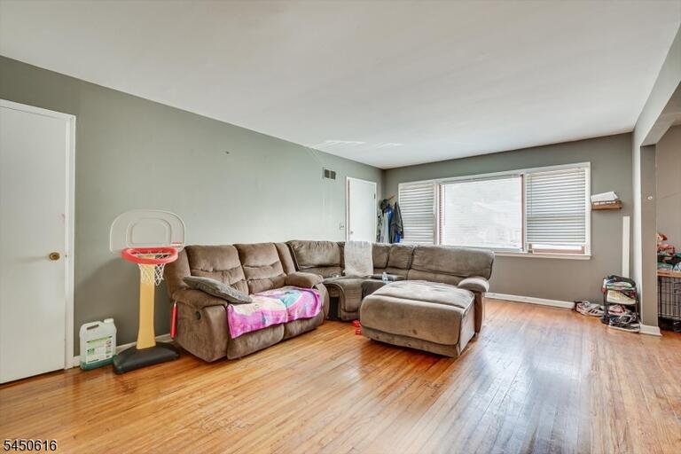 Property listing MLS 4044489 photo 7