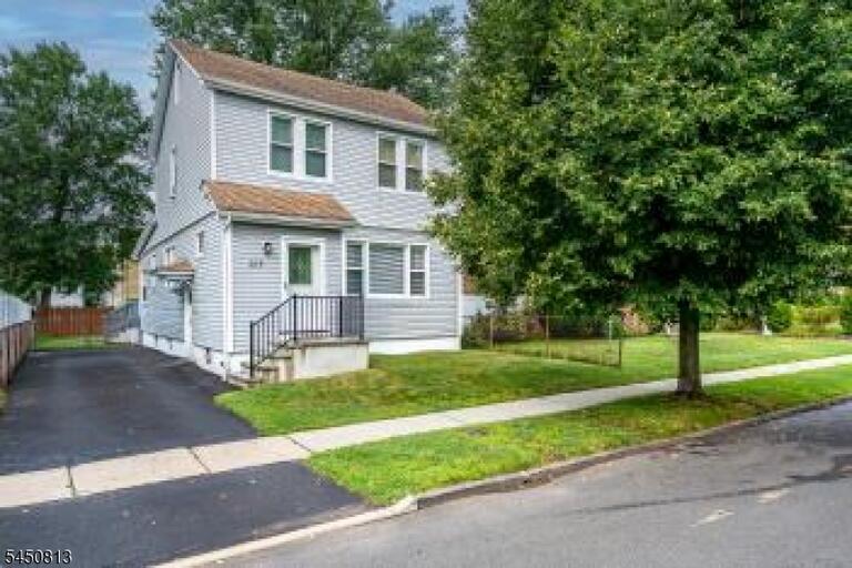 Property listing MLS 4044606 photo 2