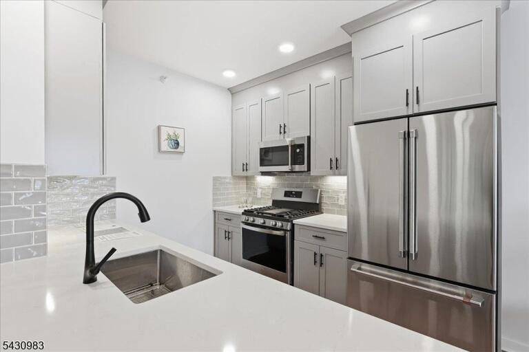 Property listing MLS 4044779 photo 7