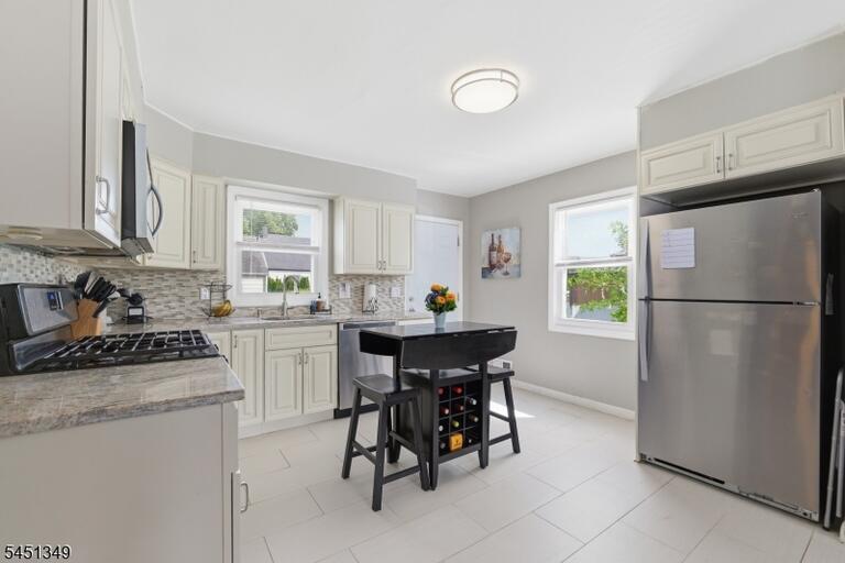 Property listing MLS 4044812 photo 9