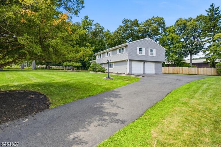 Property listing MLS 4044846 photo 2