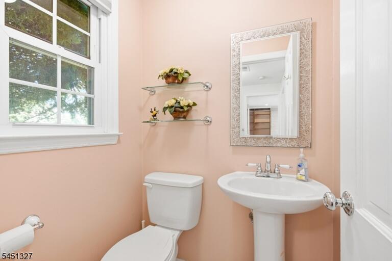 Property listing MLS 4044846 photo 32