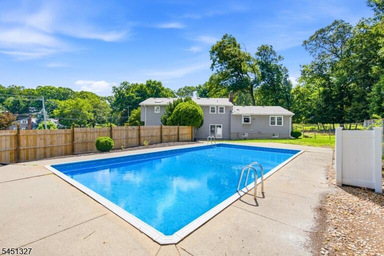 Property listing MLS 4044846 photo 33