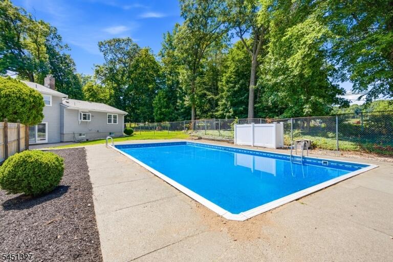Property listing MLS 4044846 photo 34