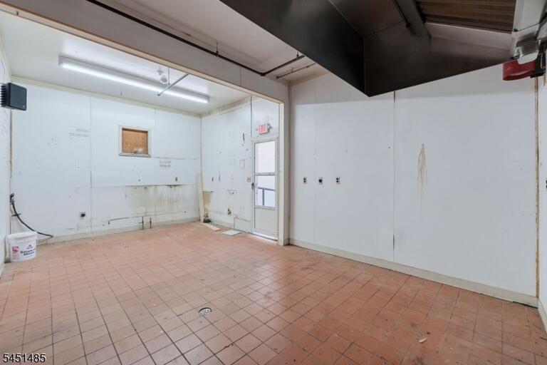 Property listing MLS 4044850 photo 14
