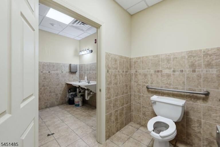 Property listing MLS 4044850 photo 17
