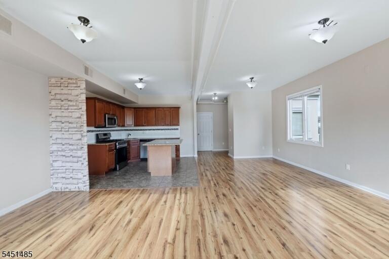 Property listing MLS 4044850 photo 24