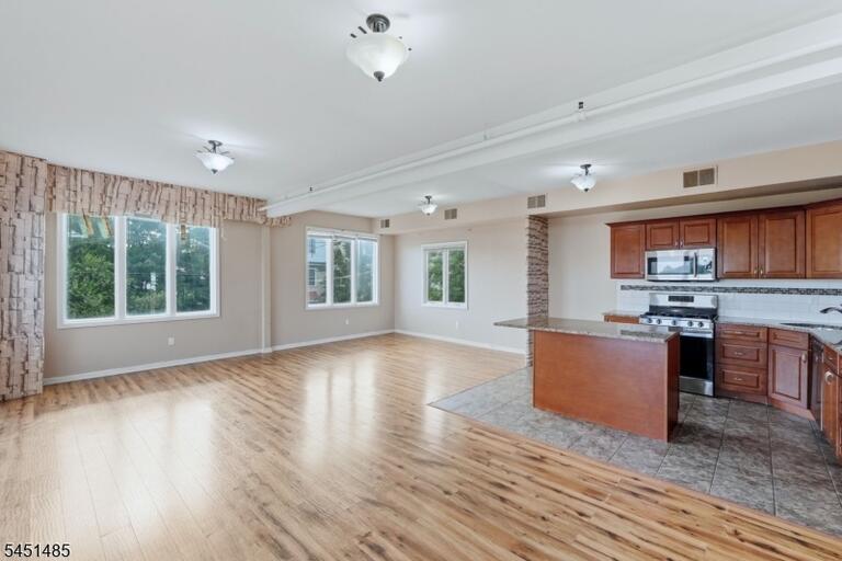 Property listing MLS 4044850 photo 25
