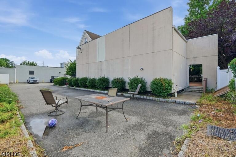 Property listing MLS 4044850 photo 46
