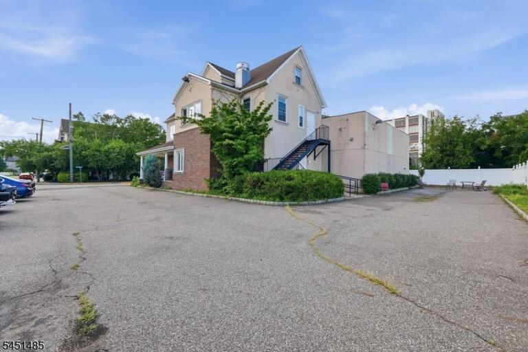 Property listing MLS 4044850 photo 5