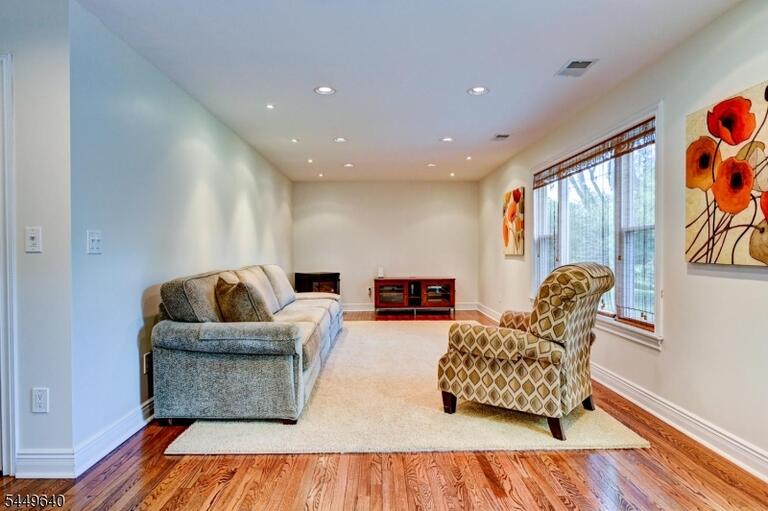 Property listing MLS 4044852 photo 25