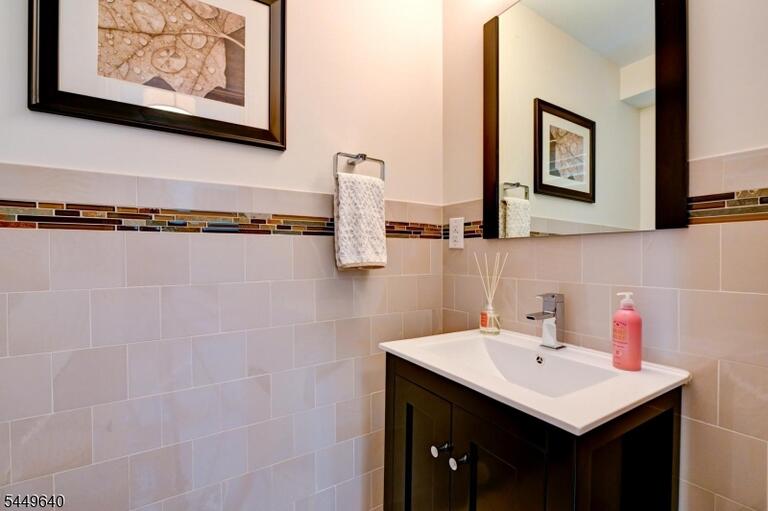 Property listing MLS 4044852 photo 28
