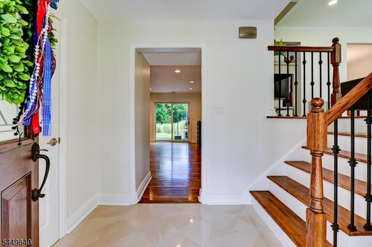 Property listing MLS 4044852 photo 3