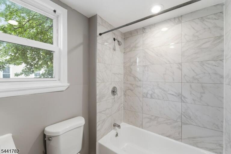 Property listing MLS 4044859 photo 12