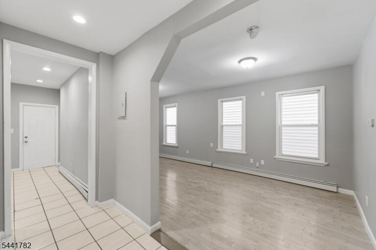 Property listing MLS 4044859 photo 4