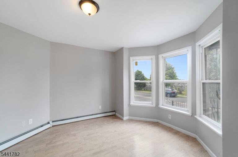 Property listing MLS 4044859 photo 9