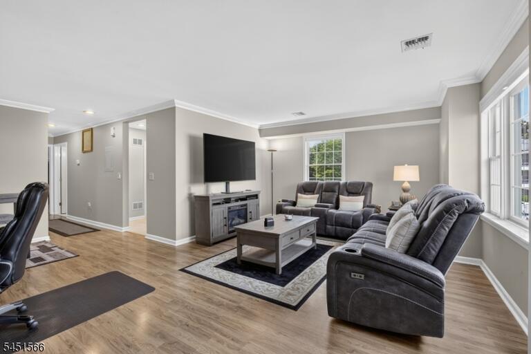 Property listing MLS 4044866 photo 1