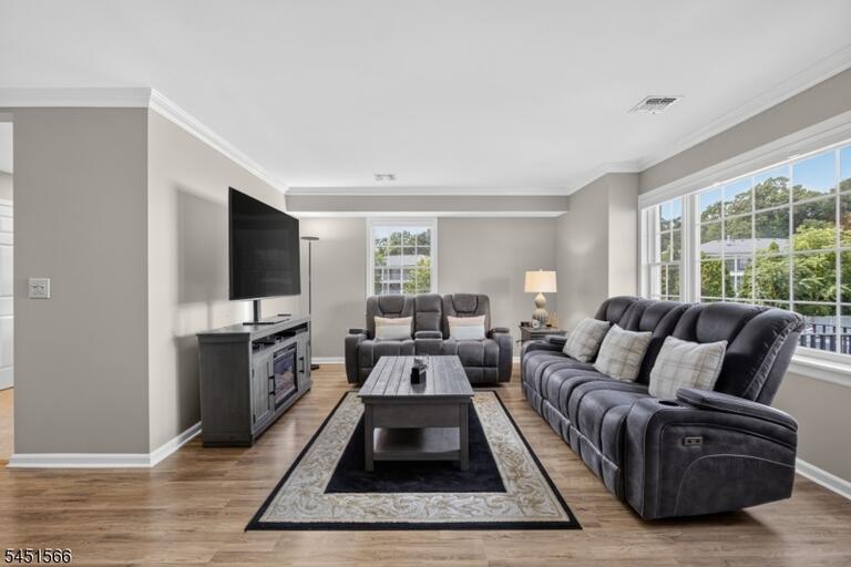 Property listing MLS 4044866 photo 3