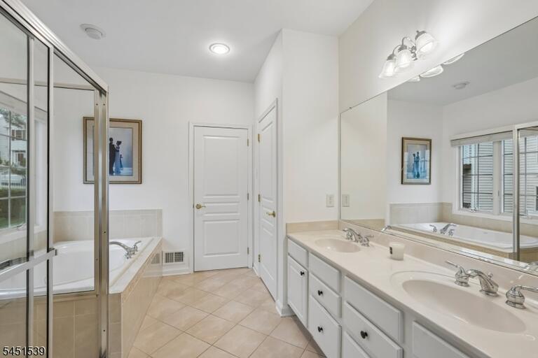 Property listing MLS 4044867 photo 18