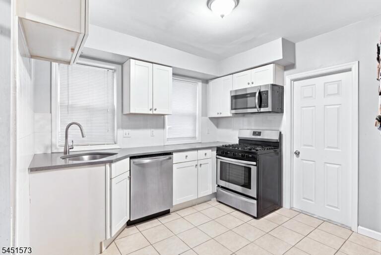 Property listing MLS 4044873 photo 4