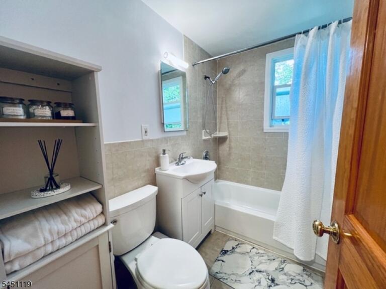 Property listing MLS 4044883 photo 5