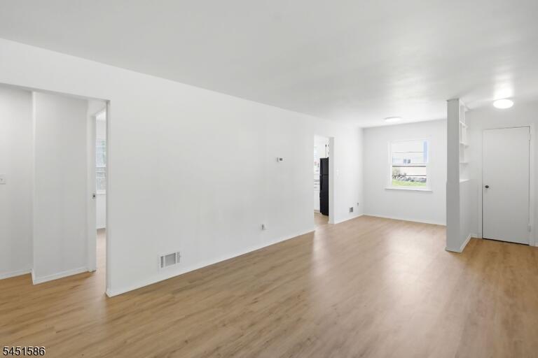 Property listing MLS 4044923 photo 3