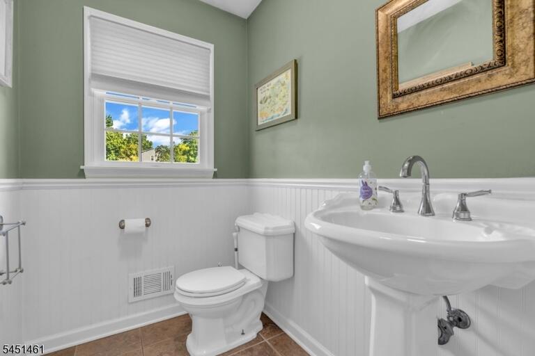 Property listing MLS 4044925 photo 34