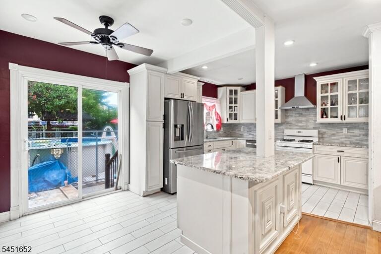 Property listing MLS 4044942 photo 10
