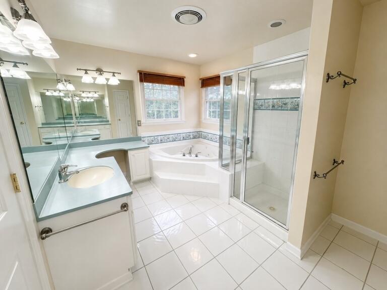 Property listing MLS 4044956 photo 24