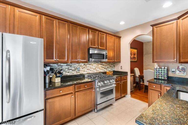 Property listing MLS 4044978 photo 11