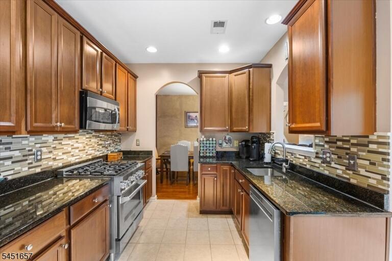 Property listing MLS 4044978 photo 12
