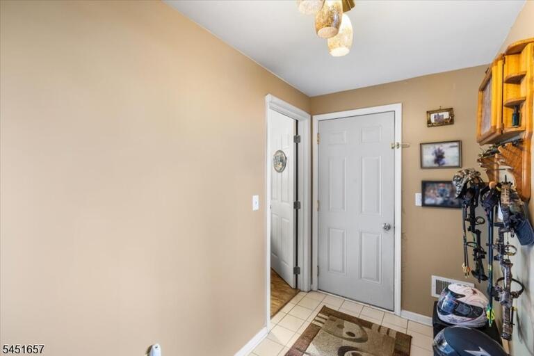 Property listing MLS 4044978 photo 28