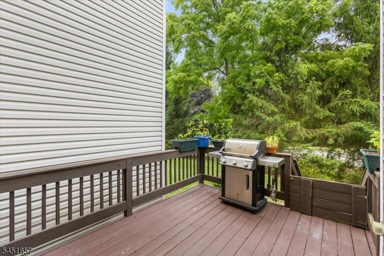 Property listing MLS 4044978 photo 31