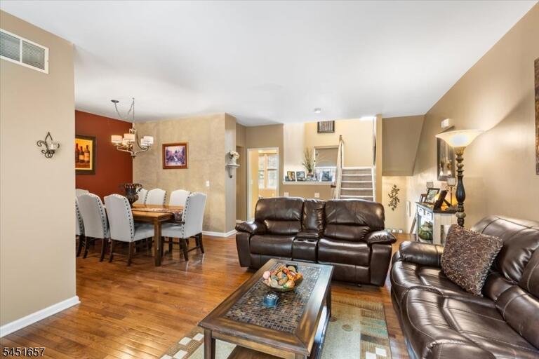 Property listing MLS 4044978 photo 7