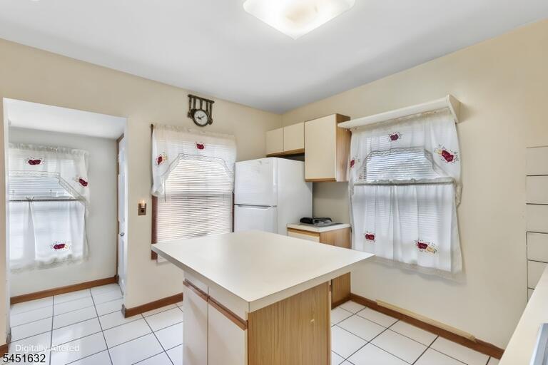 Property listing MLS 4044982 photo 5
