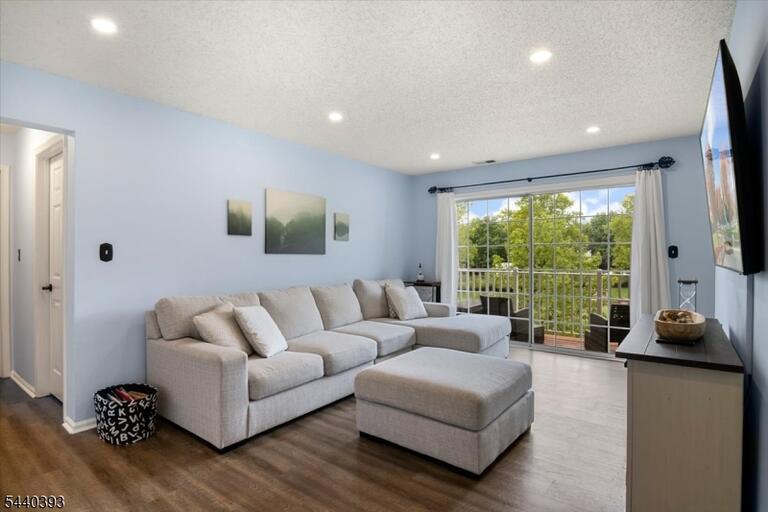 Property listing MLS 4044998 photo 1
