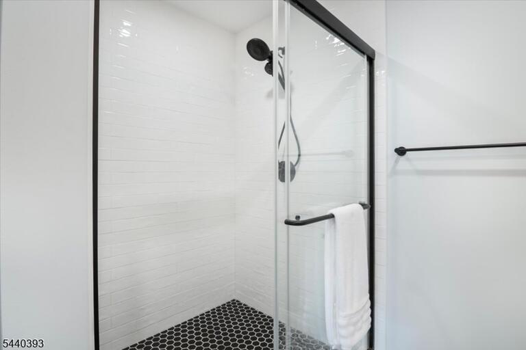 Property listing MLS 4044998 photo 17
