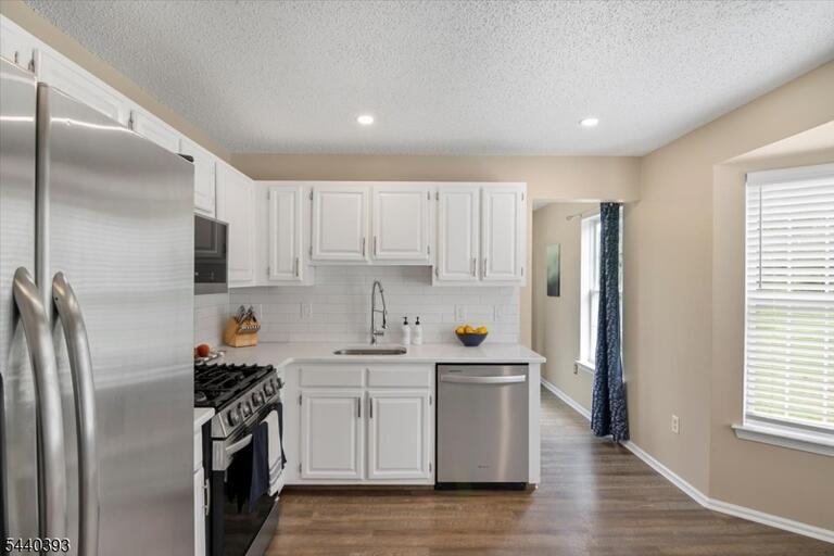 Property listing MLS 4044998 photo 5