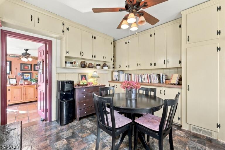 Property listing MLS 4045090 photo 15