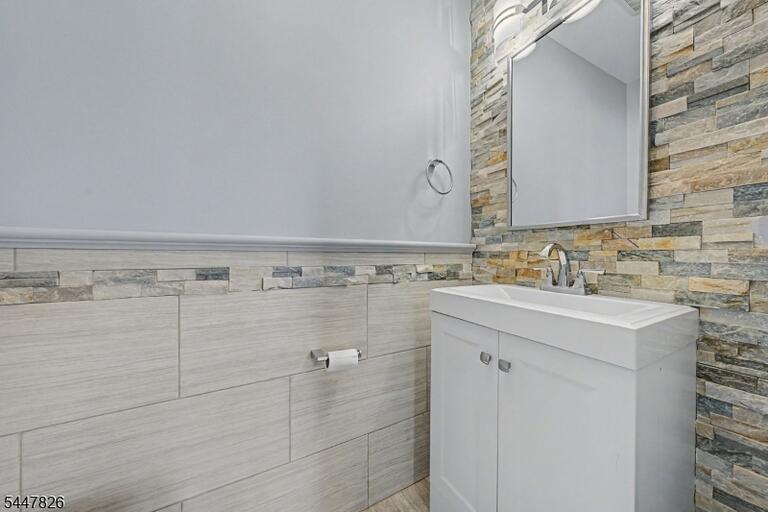 Property listing MLS 4045121 photo 16
