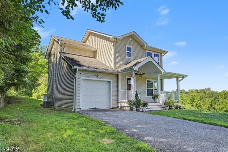 Property listing MLS 4045121 photo 2