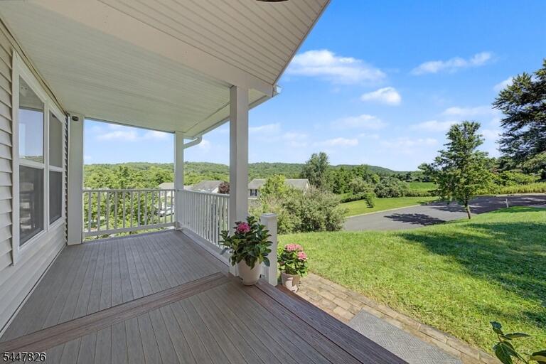 Property listing MLS 4045121 photo 3