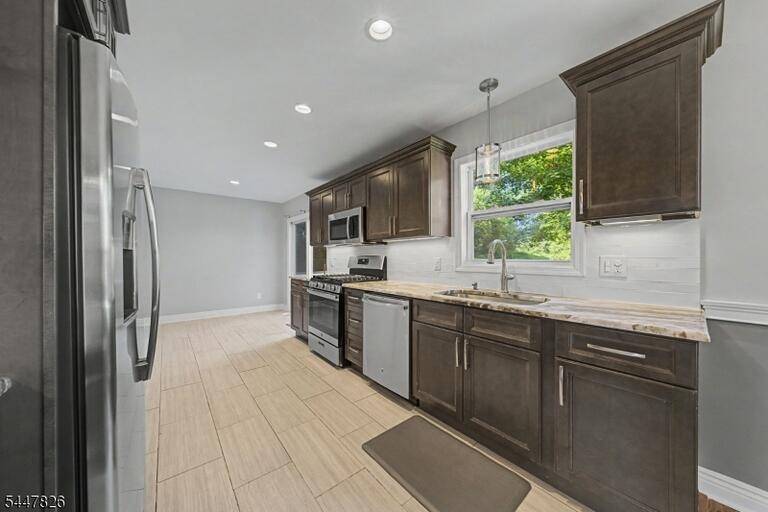 Property listing MLS 4045121 photo 4