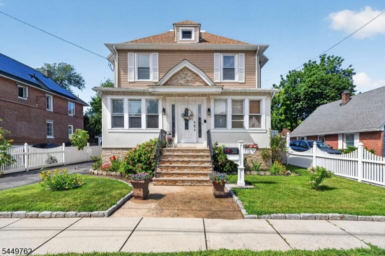 Property listing MLS 4045140 photo 1