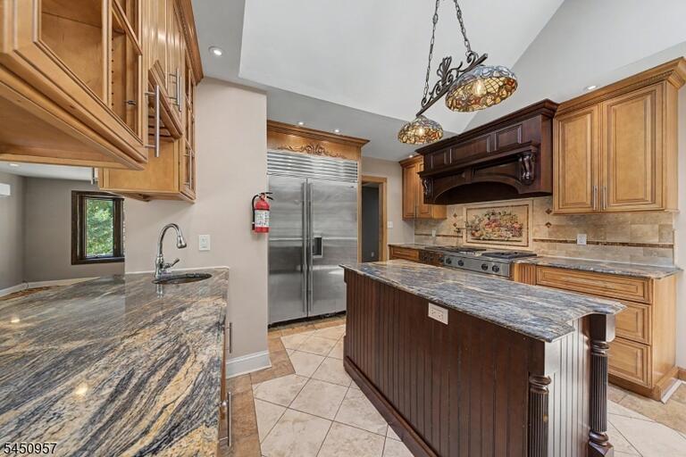 Property listing MLS 4045149 photo 5